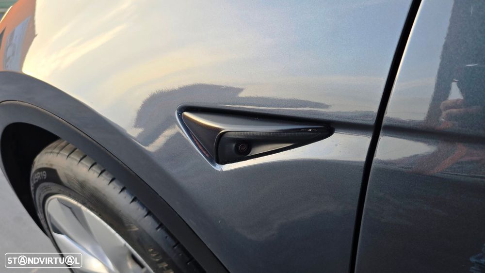 Tesla Model Y Long Range Tração Integral - 28
