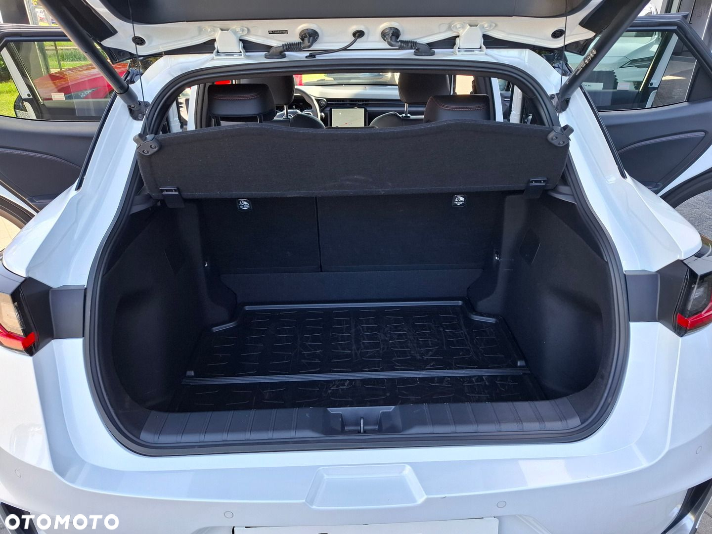 Lexus LBX 1.5 Hybrid Emotion - 27