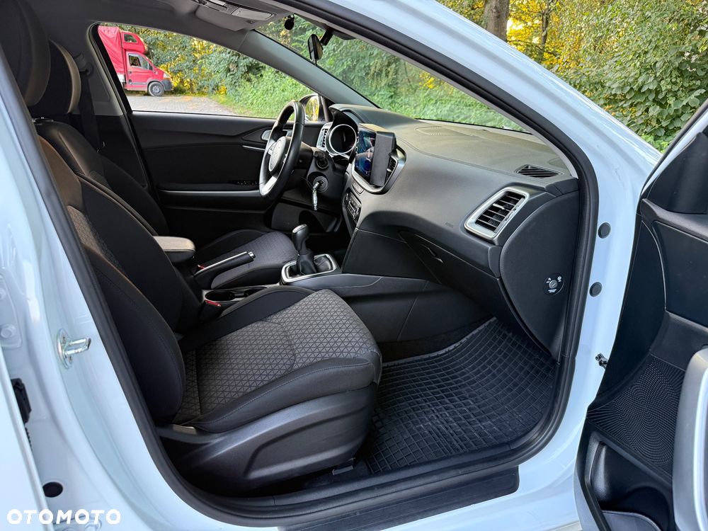 Kia Ceed 1.5 T-GDI S - 17