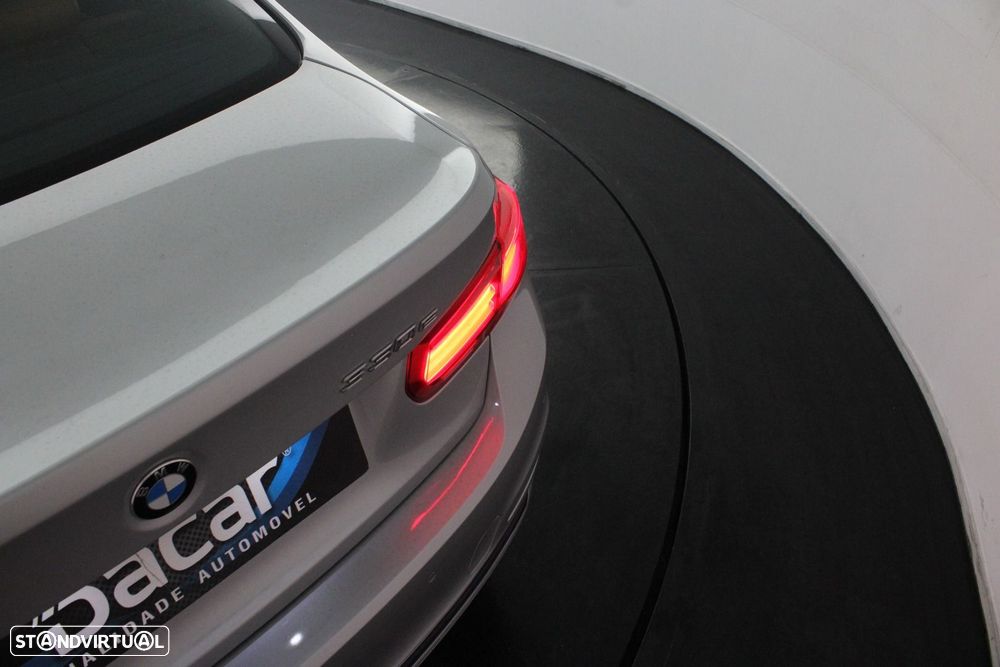 BMW 330 e iPerformance Line Sport — fotografia 45