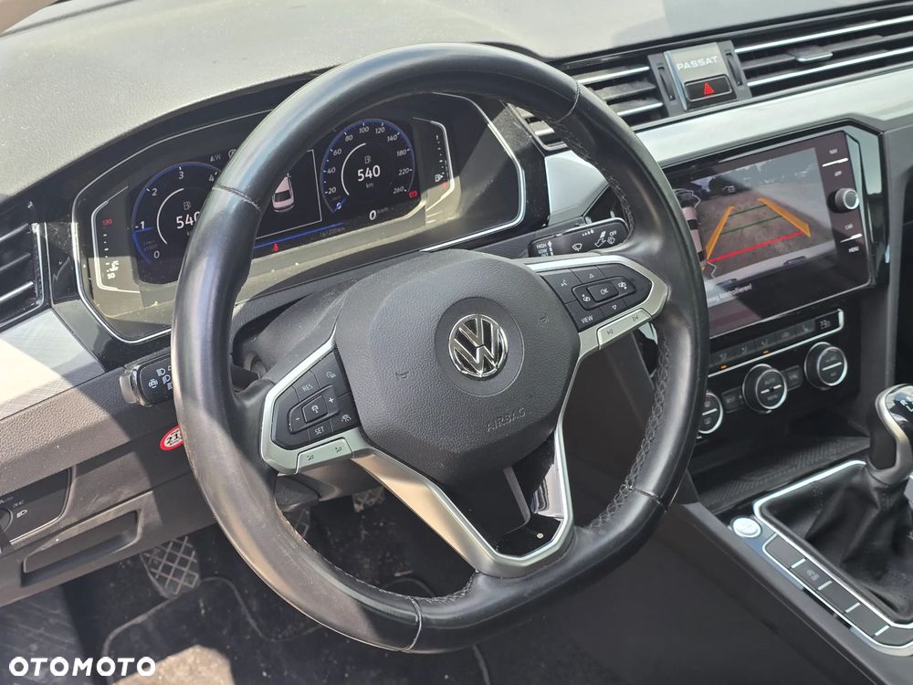 Volkswagen Passat 2.0 TDI (BlueMotion Technology) Comfortline - 8