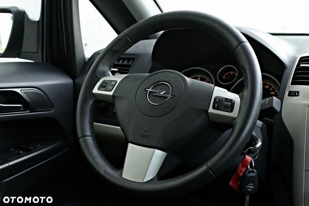 Opel Zafira - 24