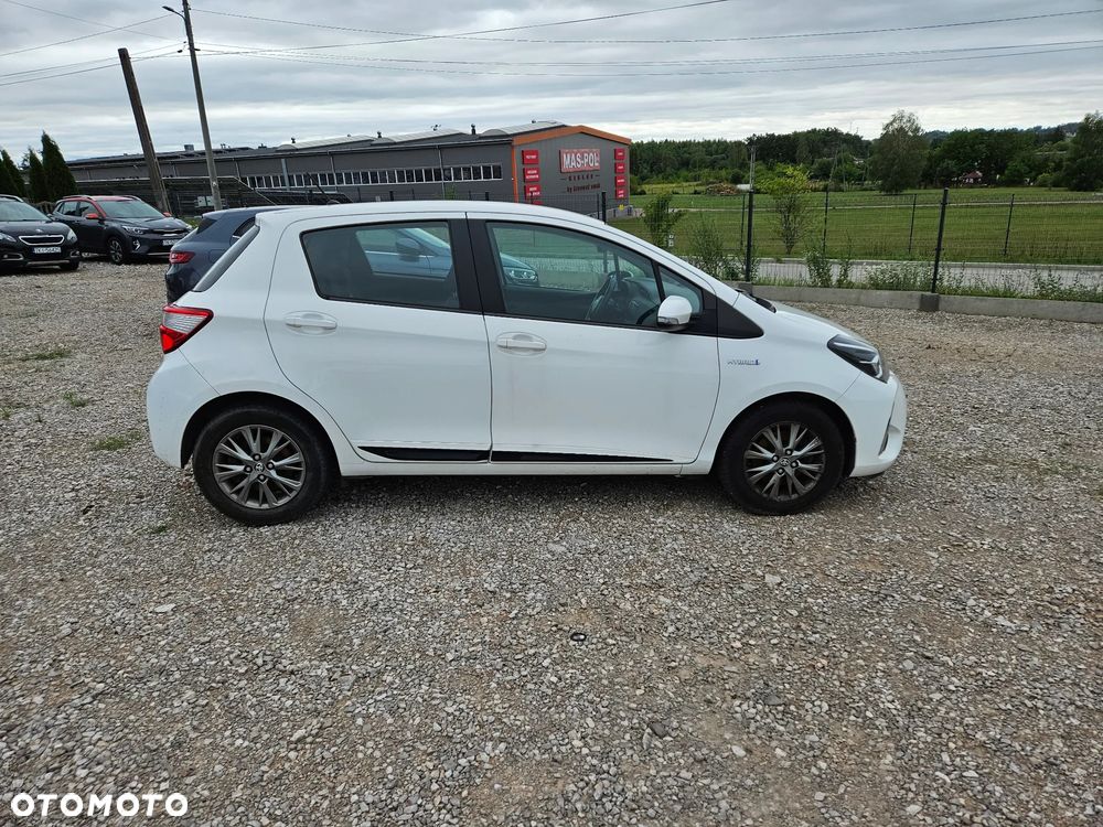 Toyota Yaris Hybrid 100 Dynamic - 5