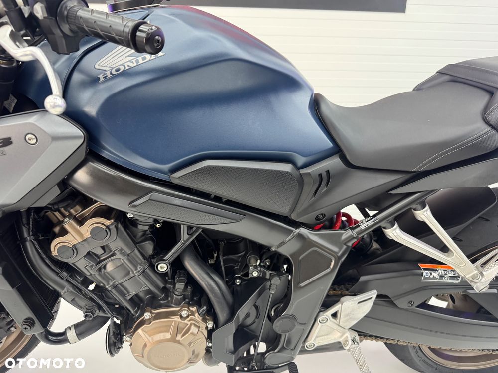 Honda CB - 33