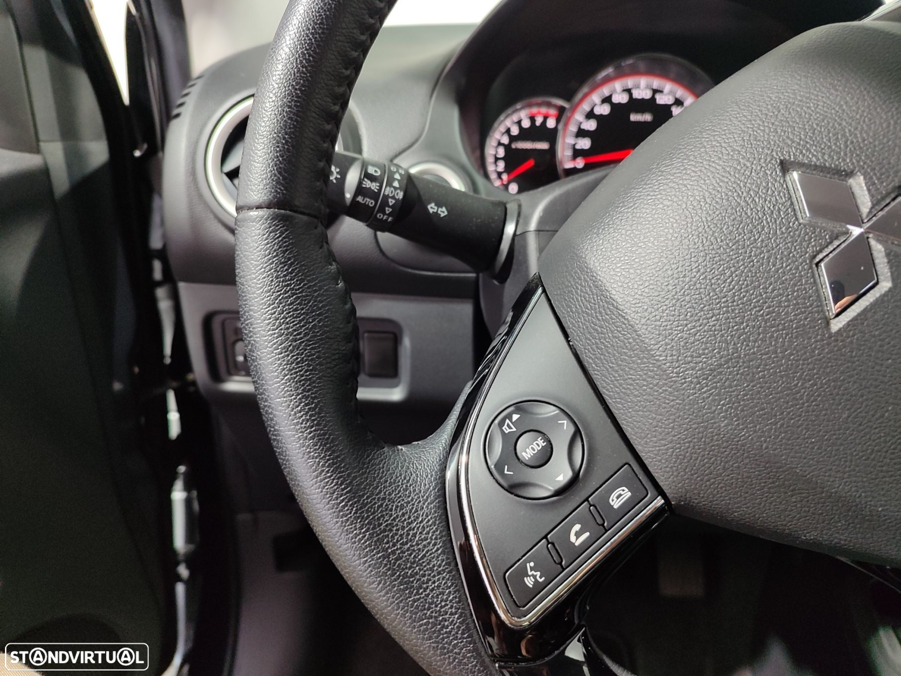 Mitsubishi Space Star 1.2 Intense Connect Edition - 30