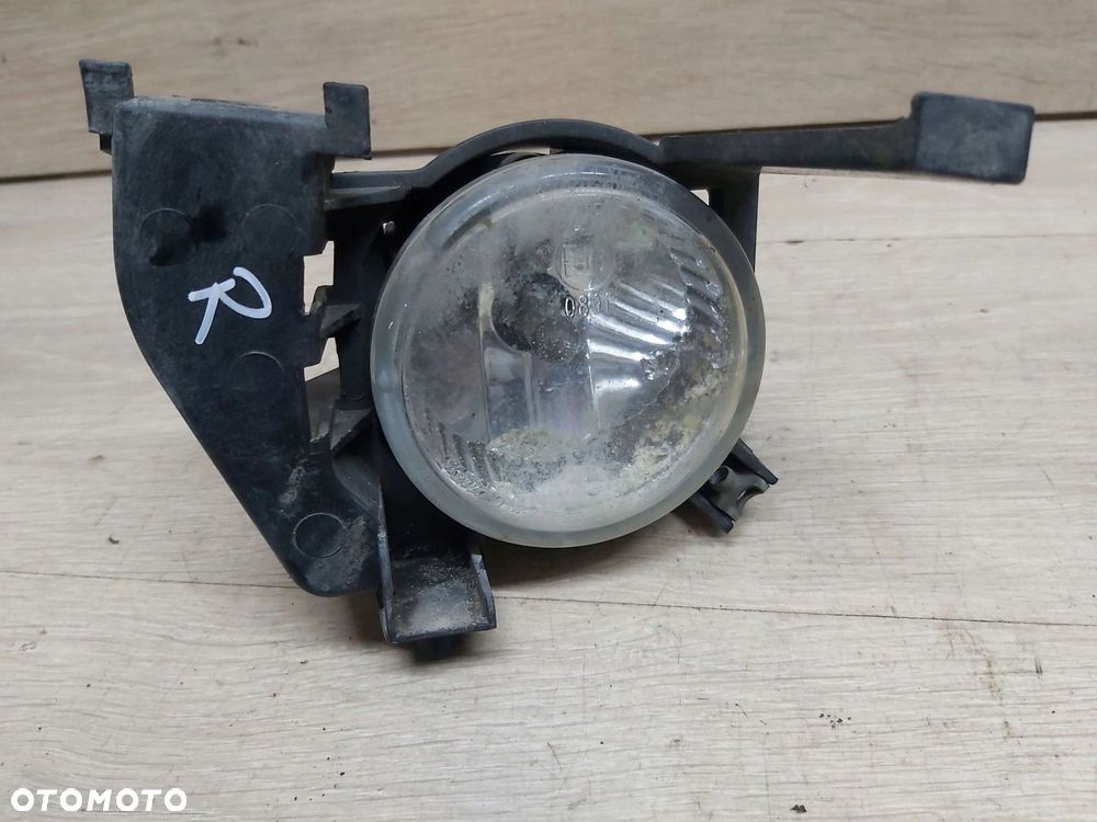 Subaru Forester II SG 2,0 LIFT halogen prawy przód - 2