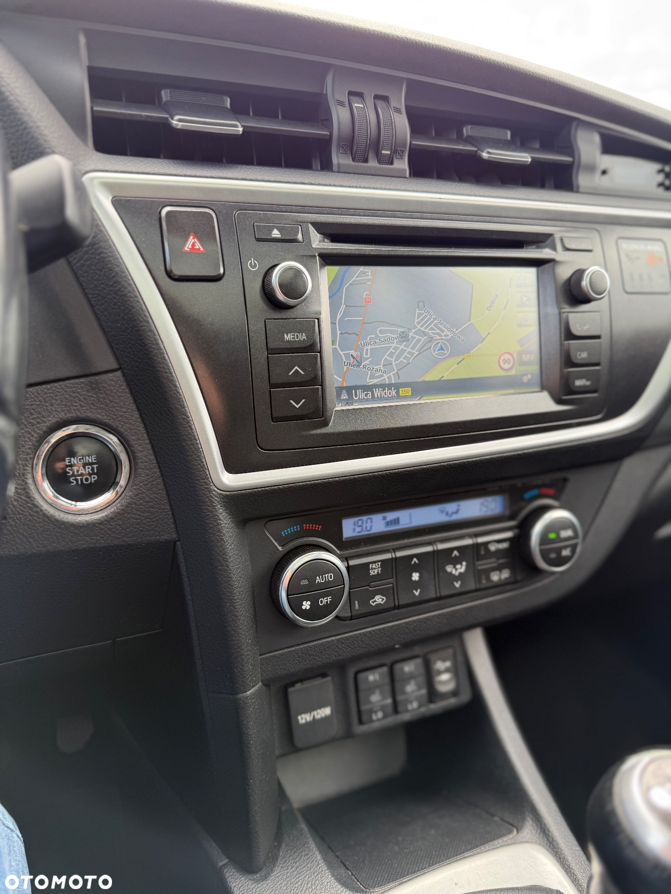 Toyota Auris 2.0 D-4D Touring Sports Executive - 15