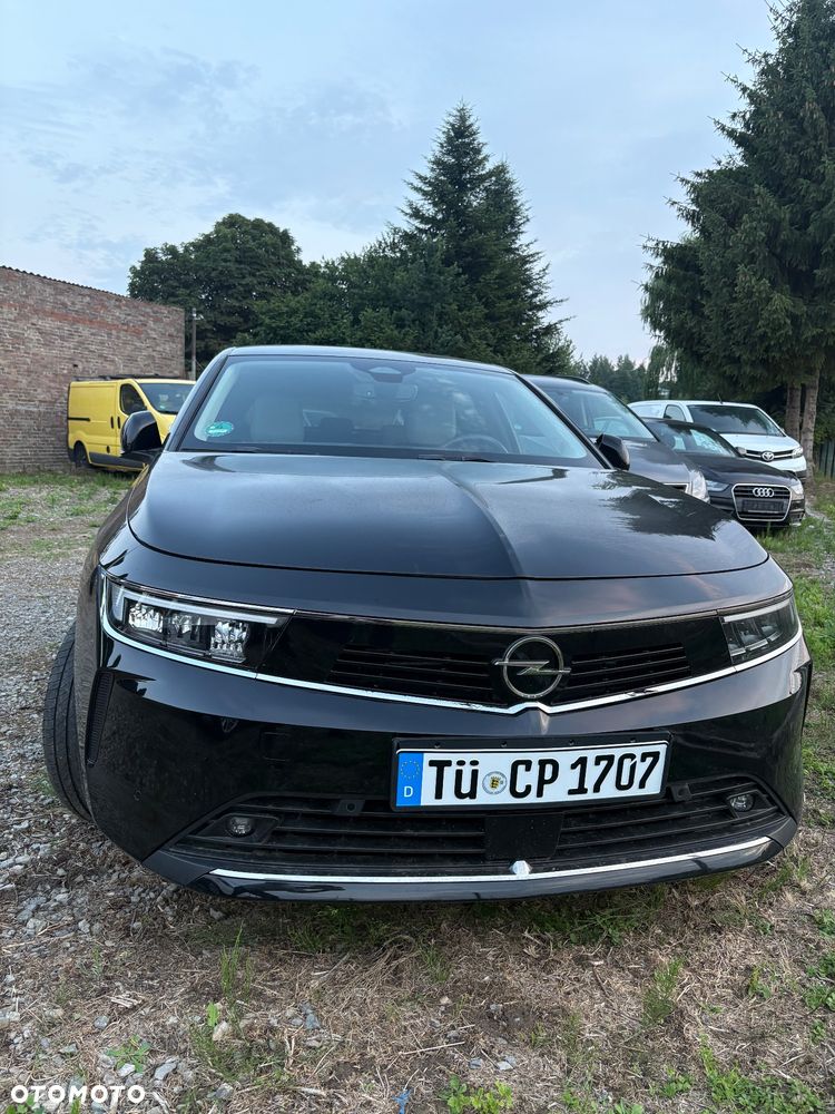 Opel Astra 1.2 T Business Elegance S&S - 4