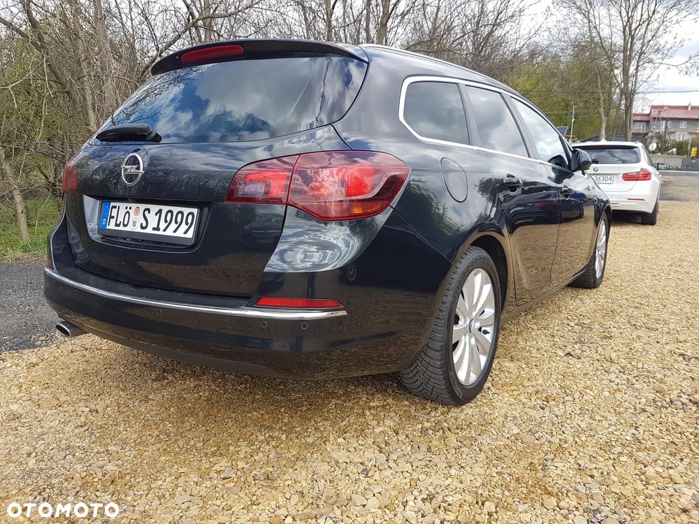 Opel Astra 2.0 CDTI DPF SportsTourer Exklusiv - 3