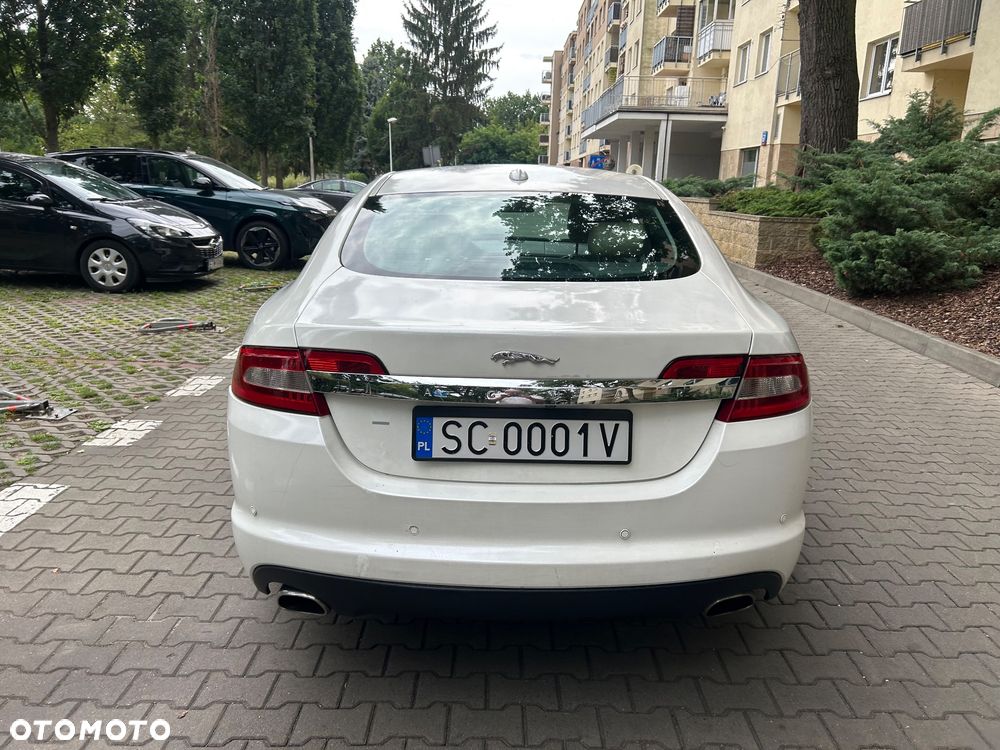 Jaguar XF 2.7 V6 D Luxury - 12
