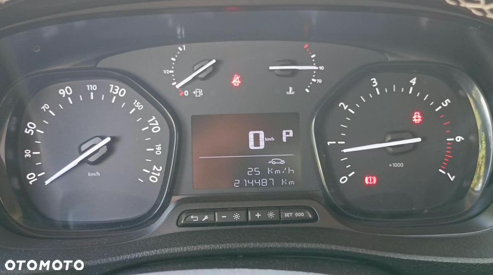 Peugeot Traveller L1 2.0 EAT6 Business - 22