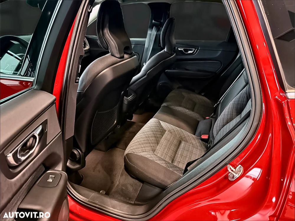 Volvo XC 60 B4 MHEV AT FWD Core - 13