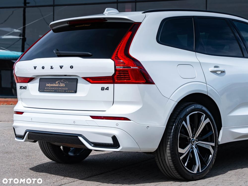 Volvo XC 60 B4 B Plus Dark - 14