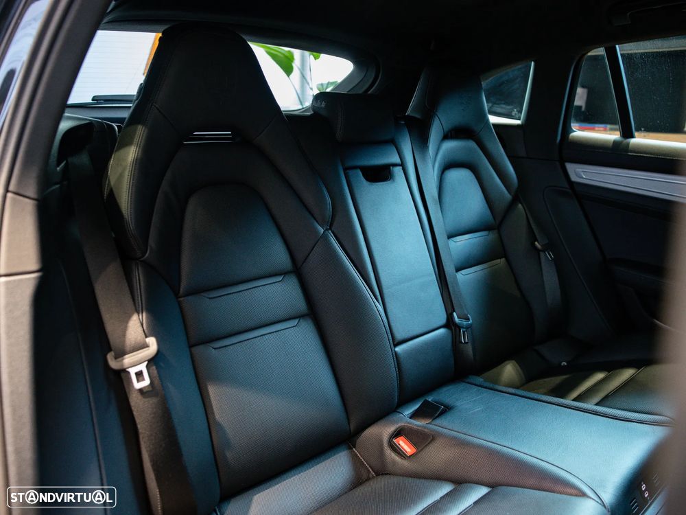 Porsche Panamera Sport Turismo 4 E-Hybrid Platinum Edition PDLS - 41