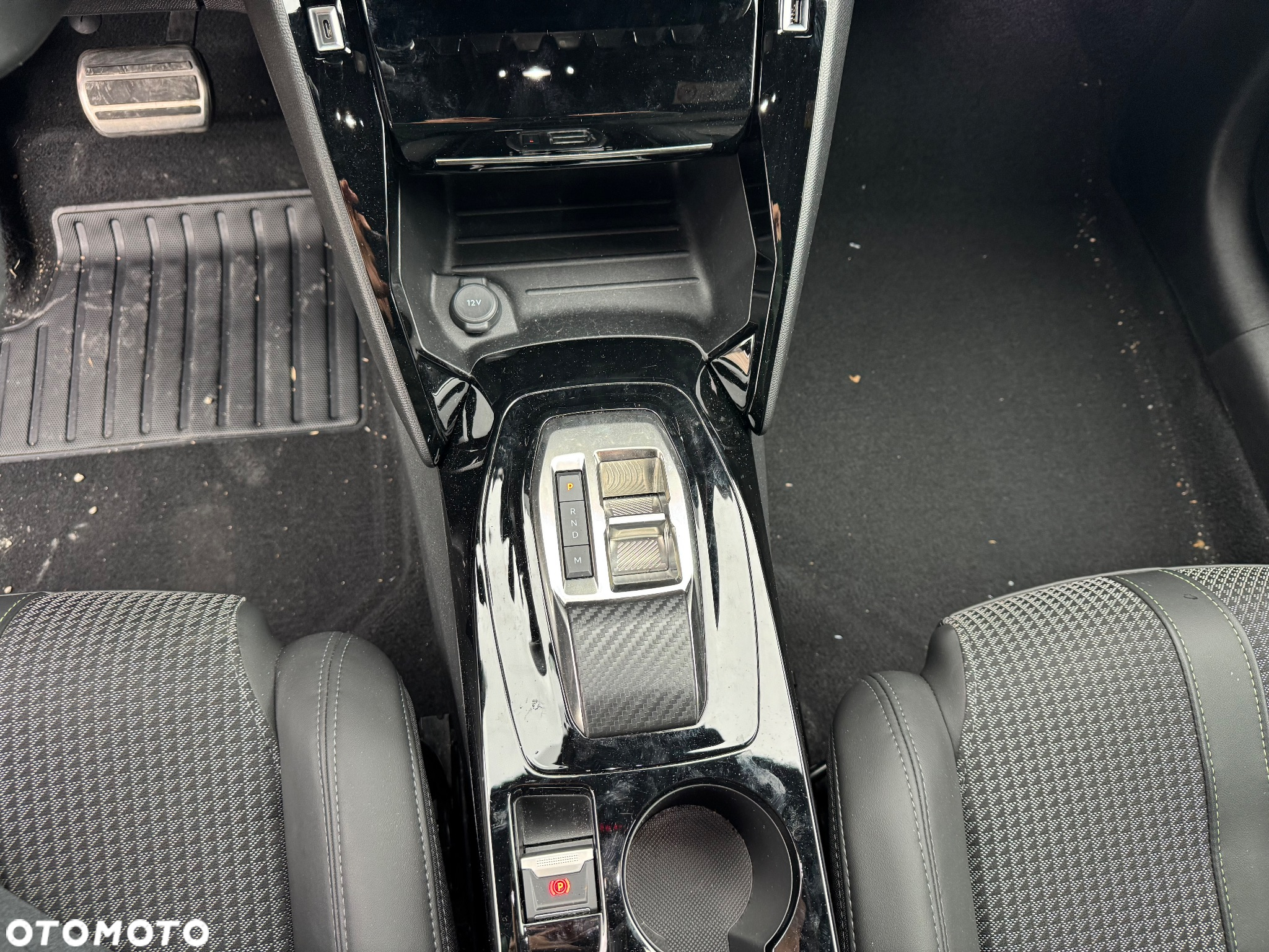Peugeot 208 PureTech 100 EAT8 GT - 15