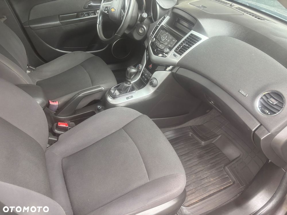 Chevrolet Cruze 1.6 LT - 23