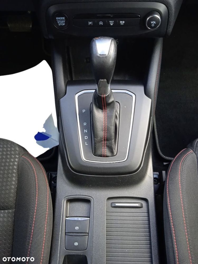 Ford Focus 1.0 EcoBoost mHEV ST-Line X - 31