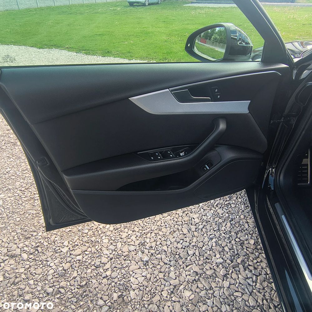 Audi A4 Avant 2.0 TDI Design - 22