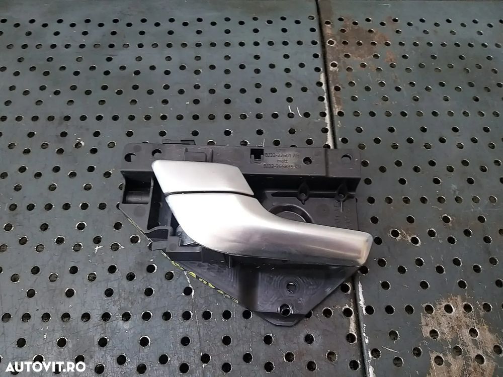 Maner interior usa stanga fata land rover range rover evoque l538 bj3222601ab bj32266b35ab - 1