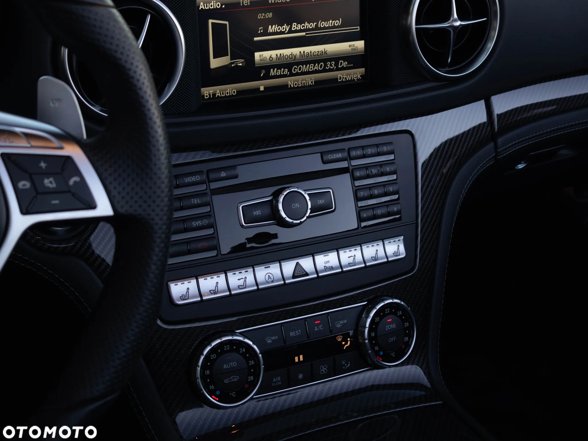 Mercedes-Benz SL 63 AMG - 35
