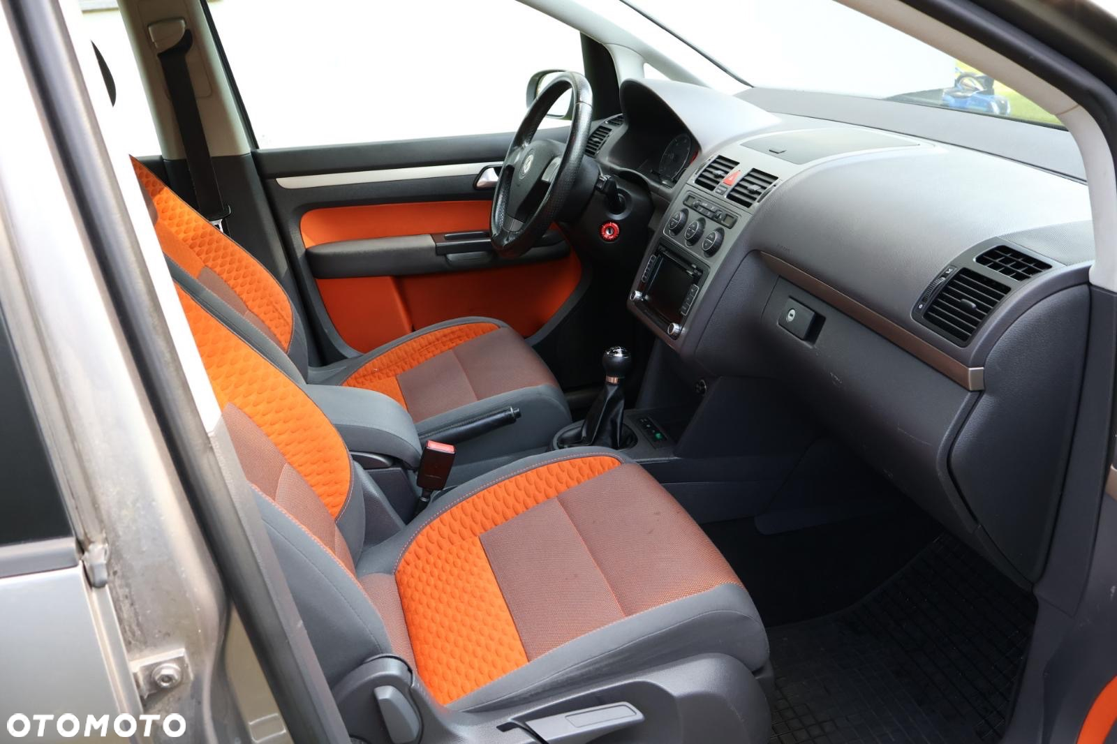 Volkswagen Touran 2.0 TDI DPF Cross - 5