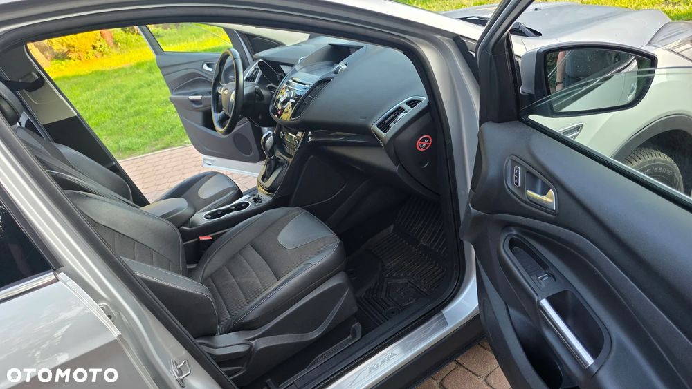Ford Kuga 1.6 EcoBoost 4x4 Titanium - 38