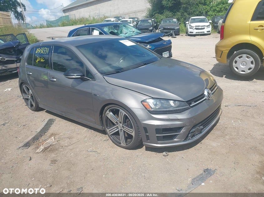 Volkswagen Golf - 24