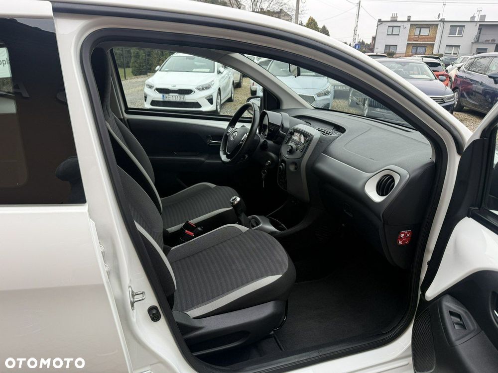 Toyota Aygo x-play - 21