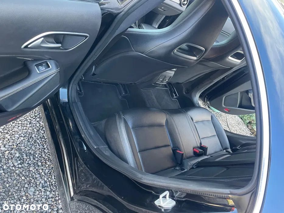 Mercedes-Benz CLA - 5