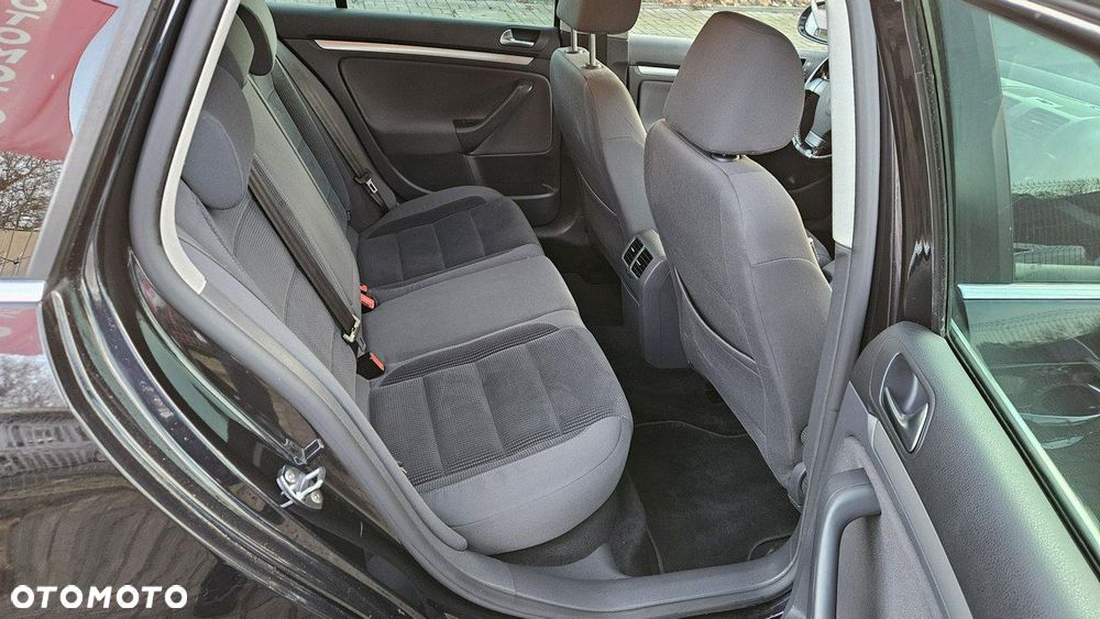 Volkswagen Golf 2.0 TDI DPF Highline - 15