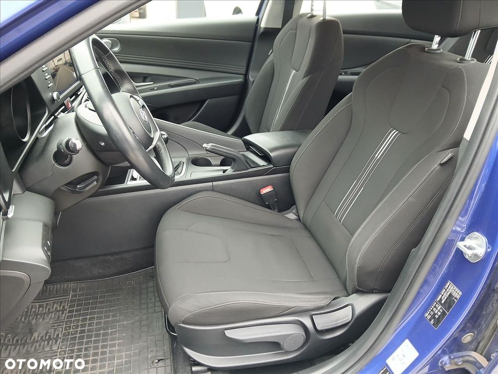 Hyundai Elantra 1.6 Smart - 10