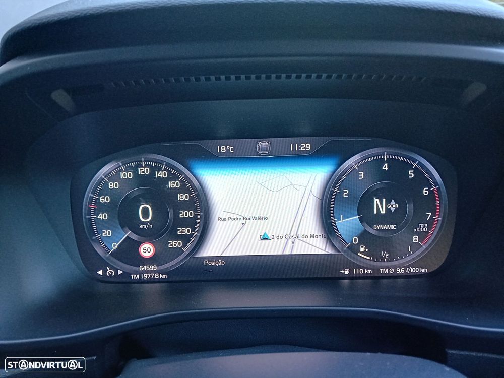 Volvo XC 40 1.5 T3 Momentum Tech Edition - 21