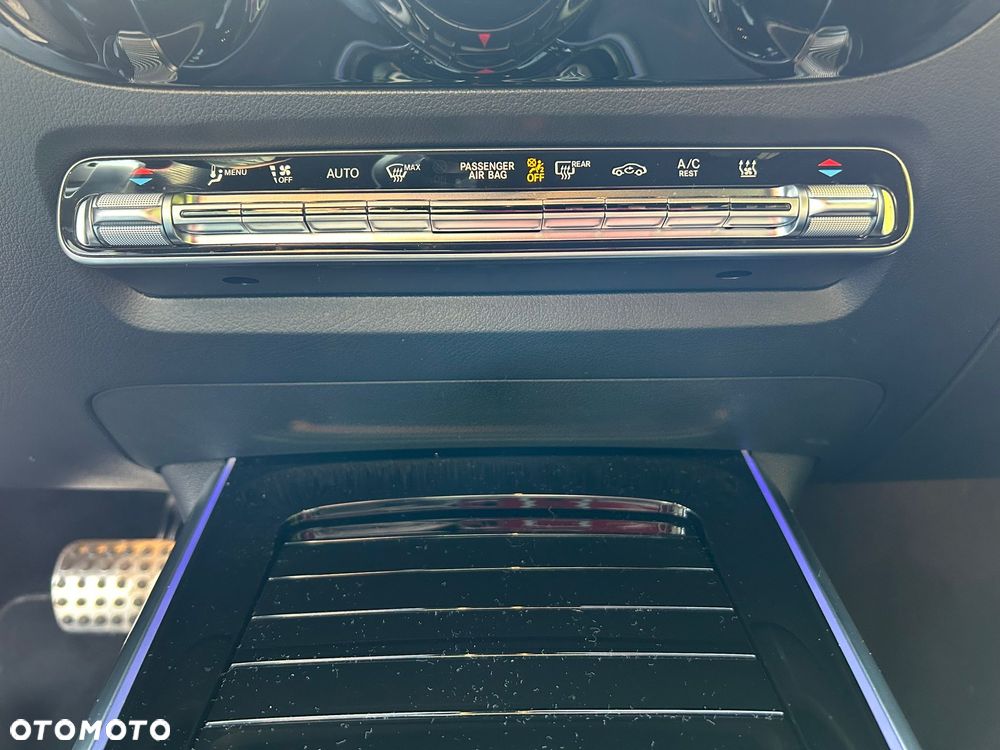 Mercedes-Benz GLA 250e AMG Line - 25