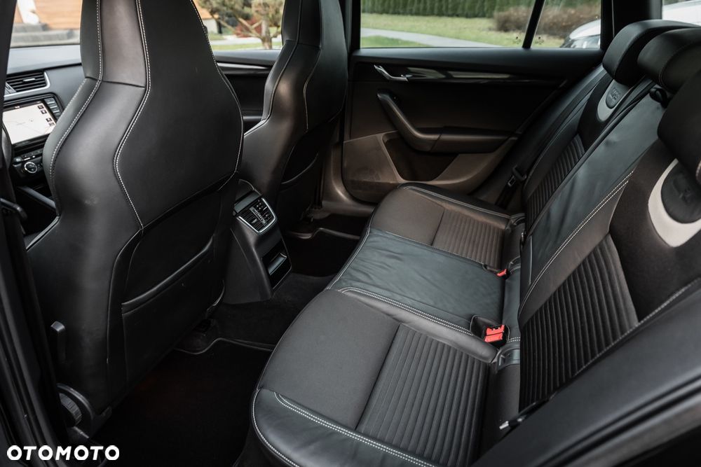 Skoda Octavia 2.0 TDI DSG RS - 5