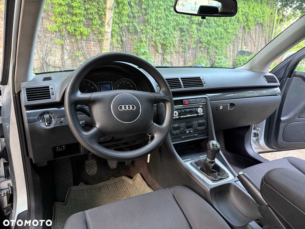 Audi A4 Limousine - 6