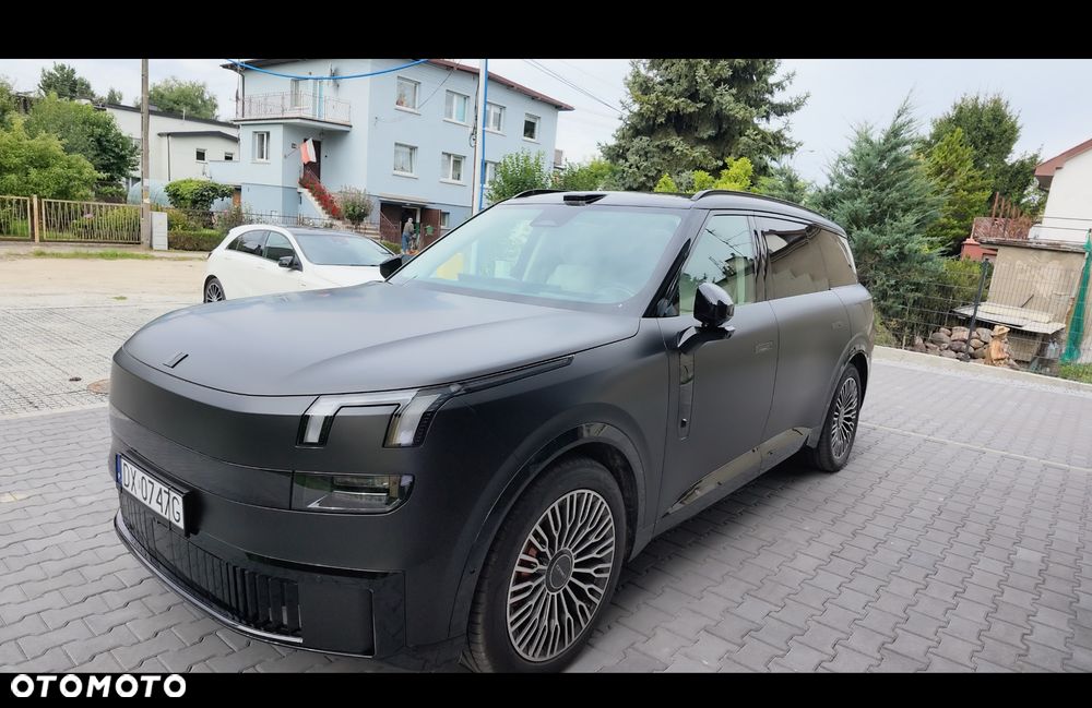 Lynk & Co 900 - 7