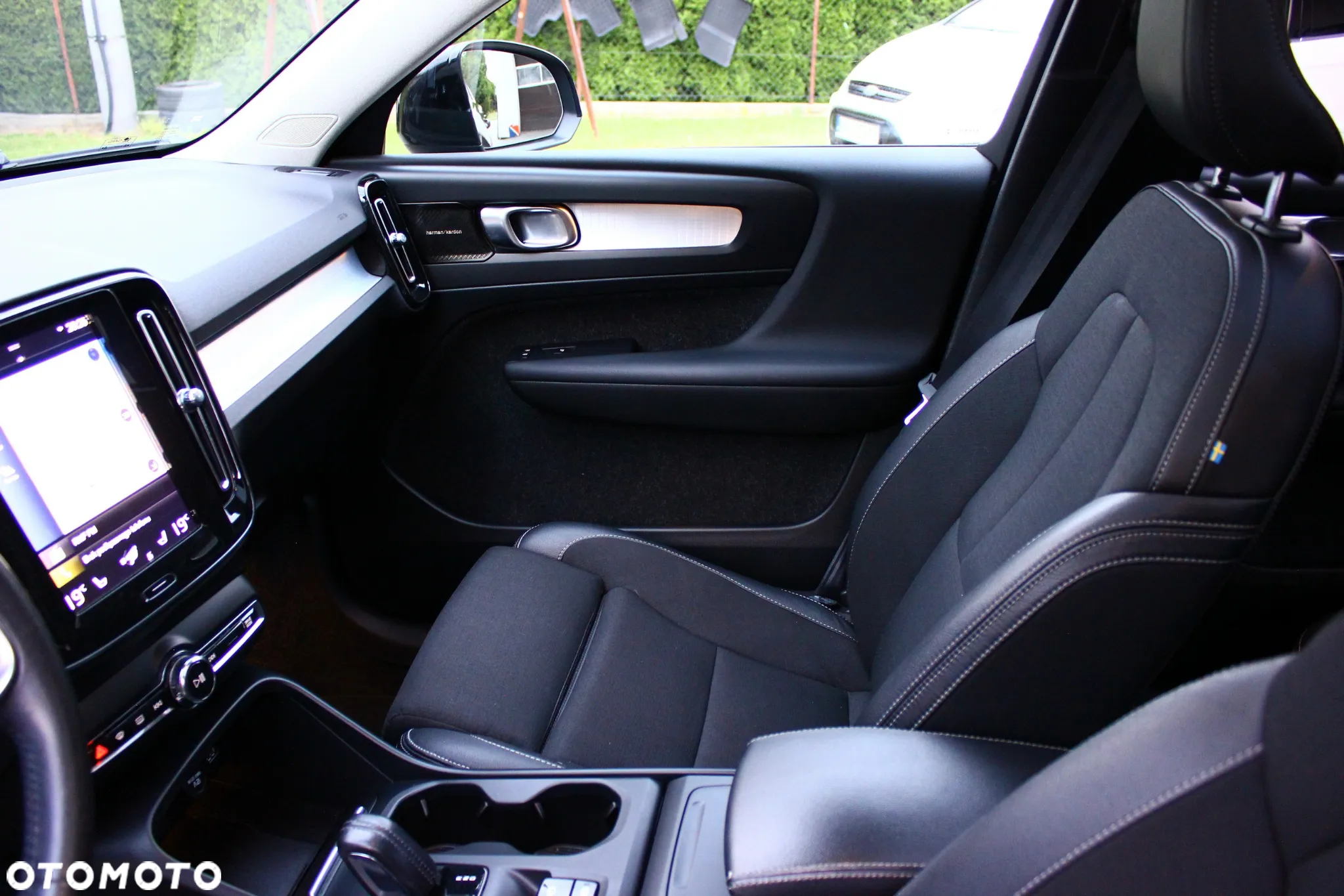 Volvo XC 40 D3 Geartronic Momentum Pro - 27