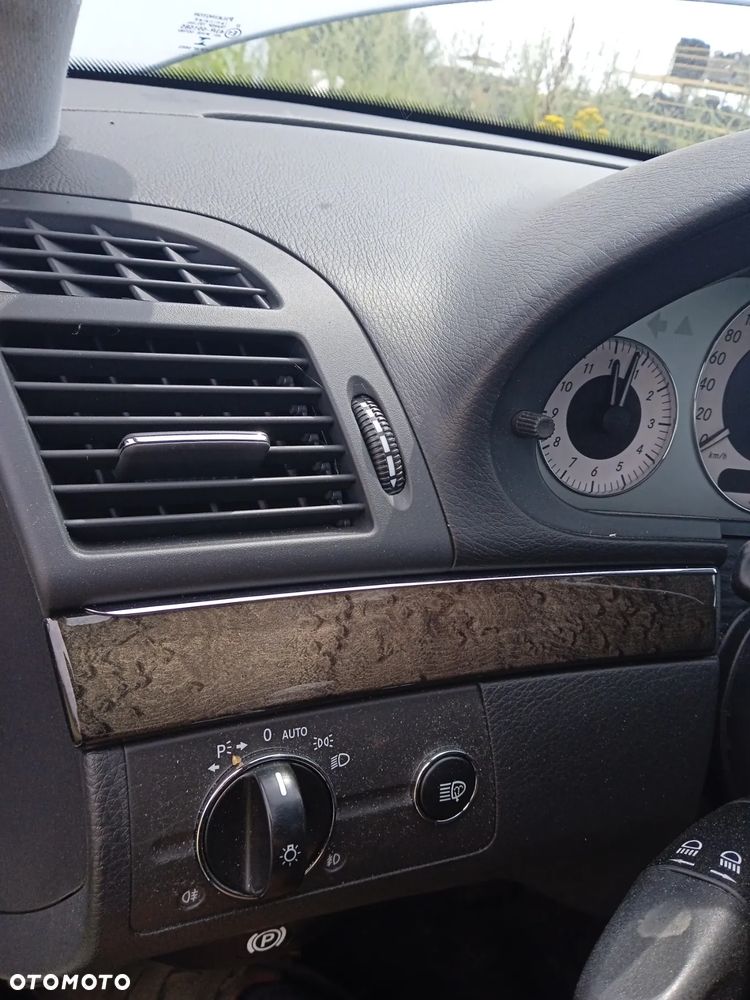 Fotele wnętrze W211 sedan komplet - 13