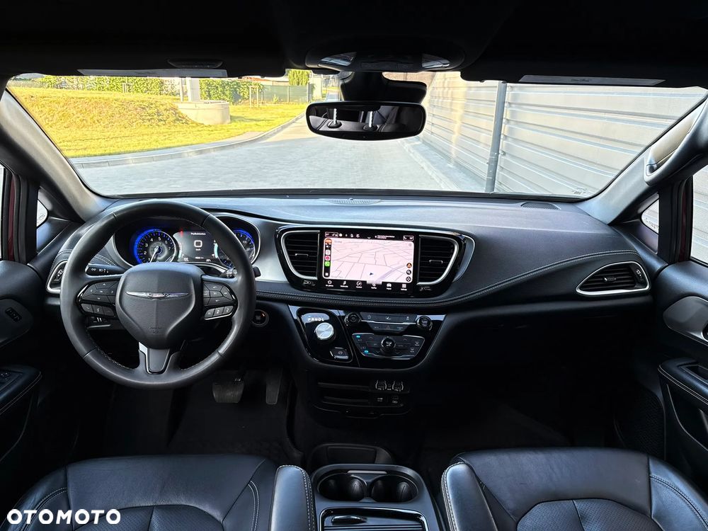 Chrysler Pacifica - 21