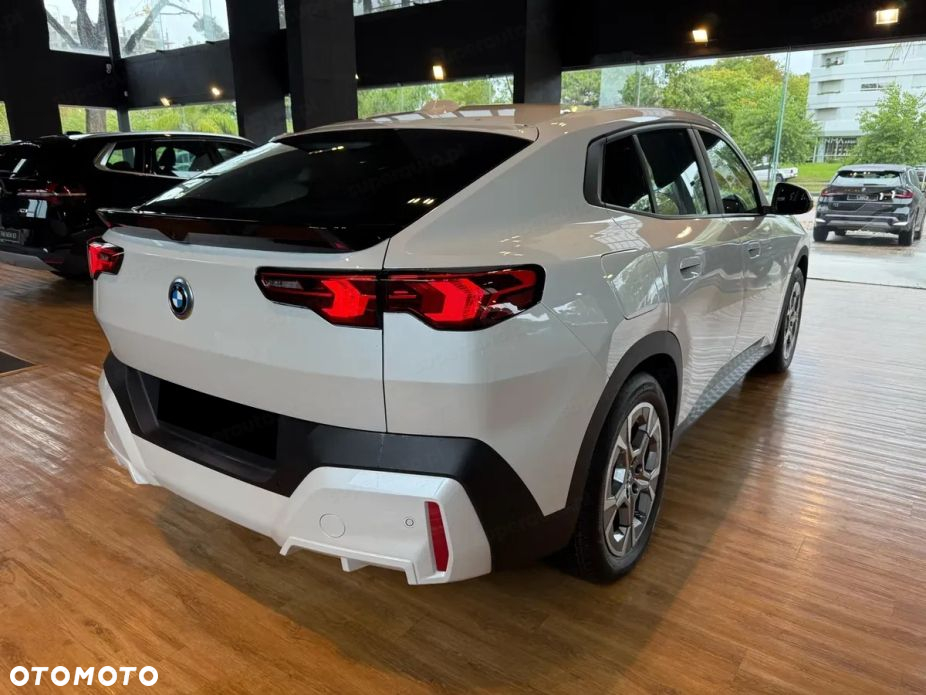 BMW iX2 - 6