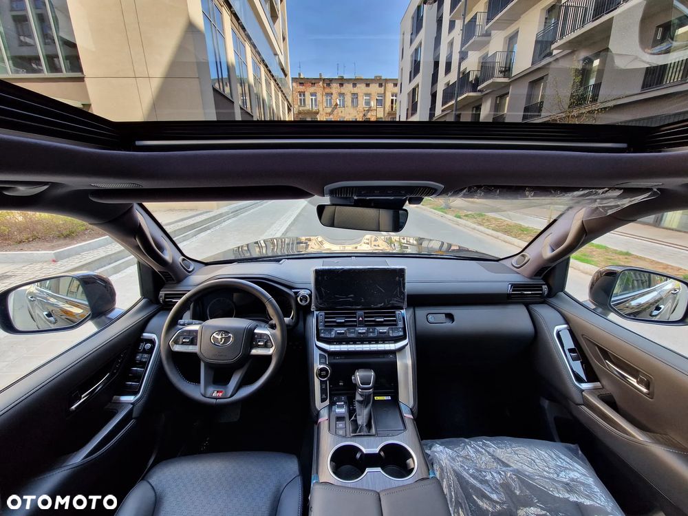 Toyota Land Cruiser - 17