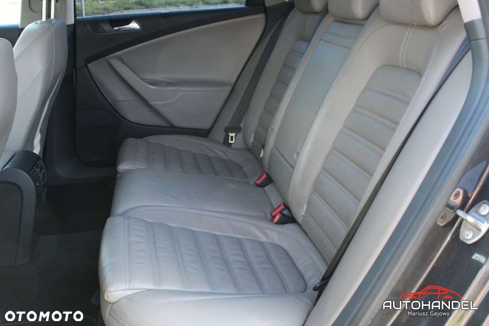 Volkswagen Passat - 16