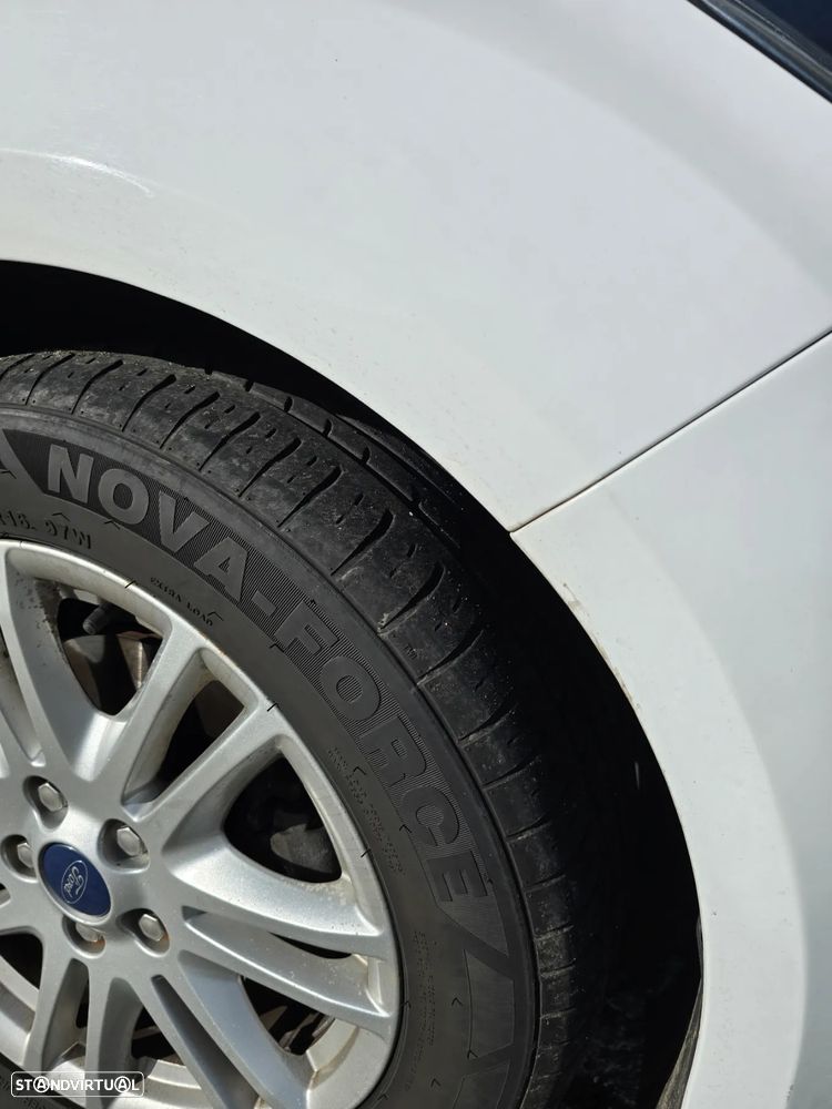 Ford Focus SW 1.6 TDCi Titanium - 8