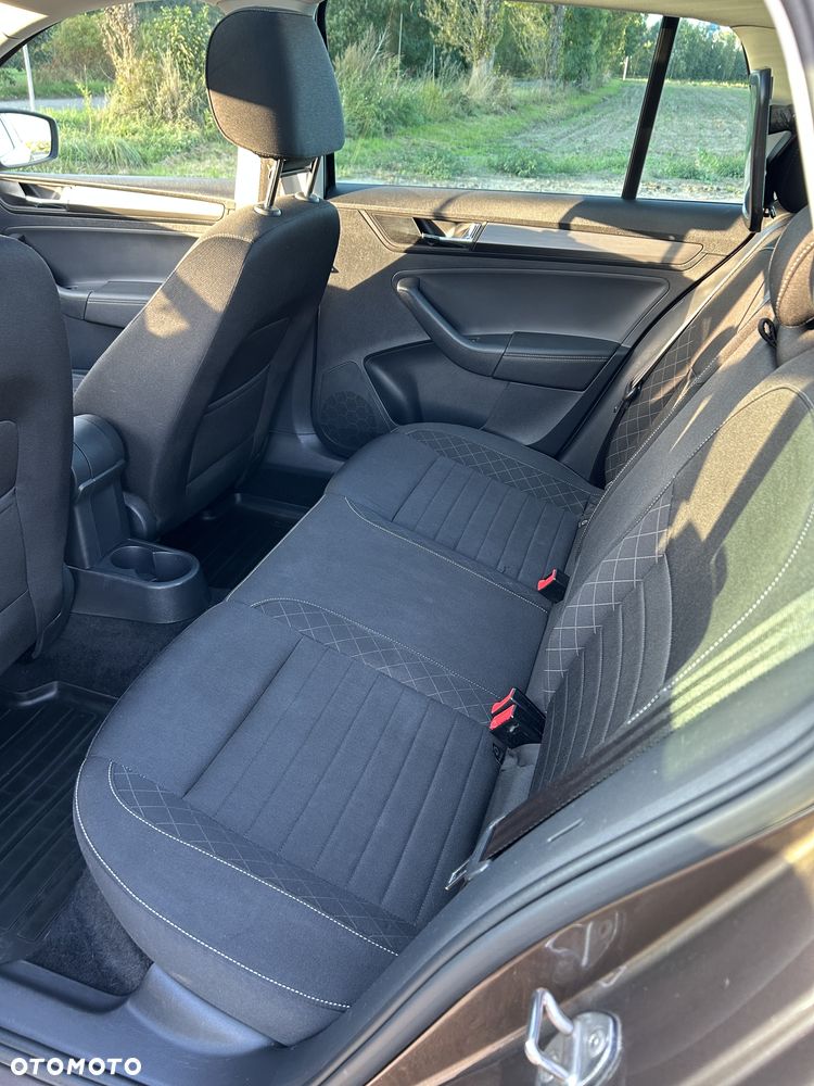 Skoda RAPID 1.0 TSI Style - 16