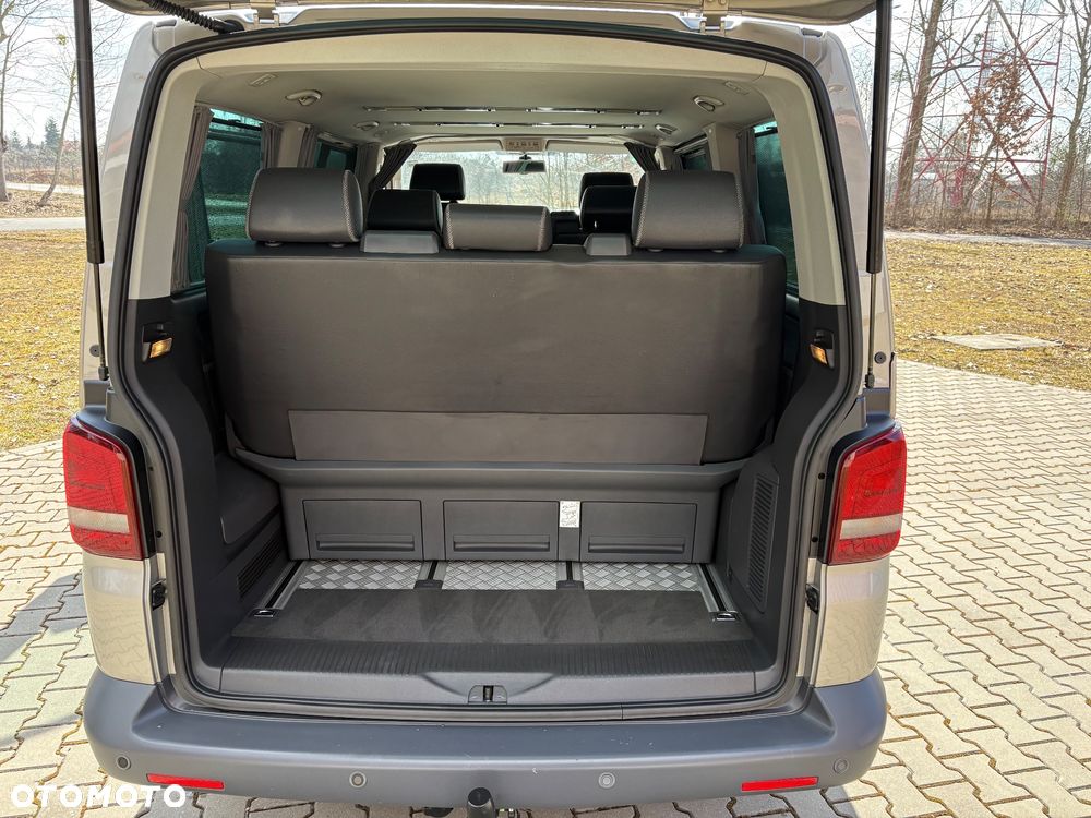 Volkswagen Multivan - 25