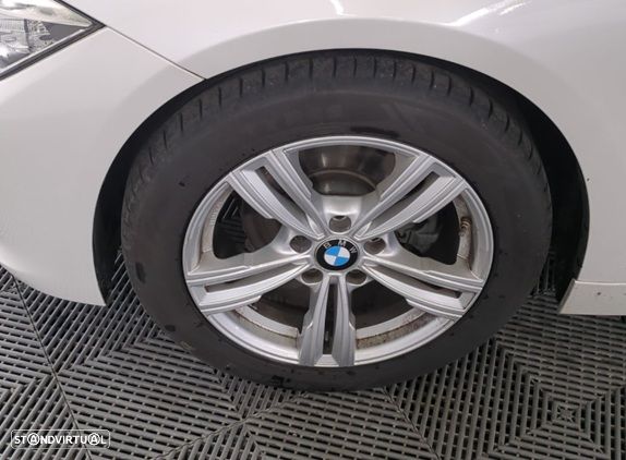 BMW 320 d EfficientDynamics Line Luxury - 21