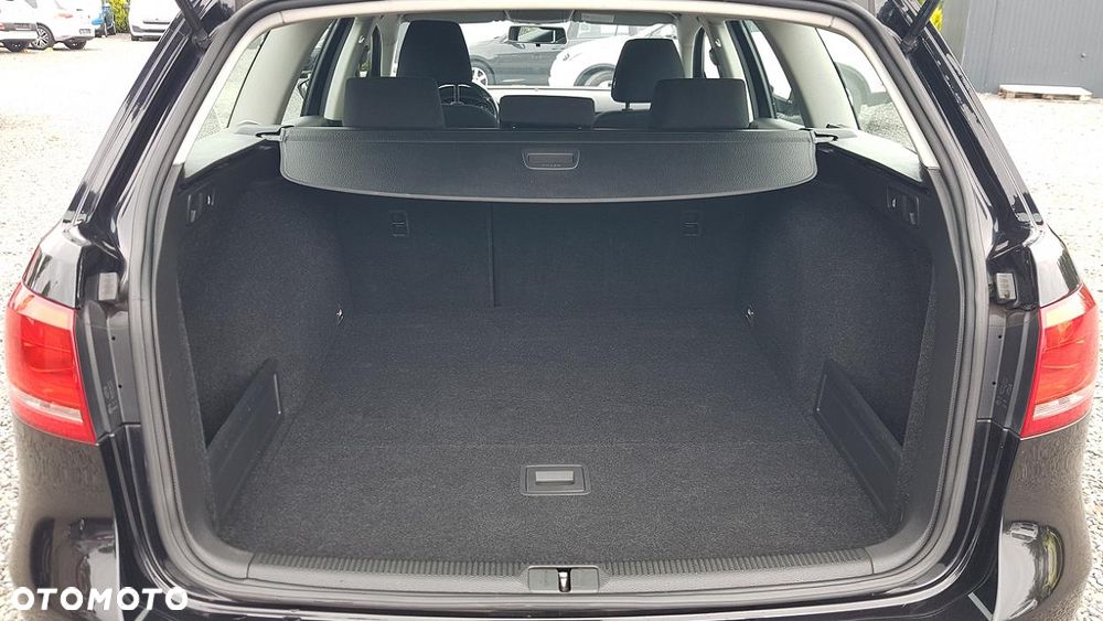 Volkswagen Passat - 13