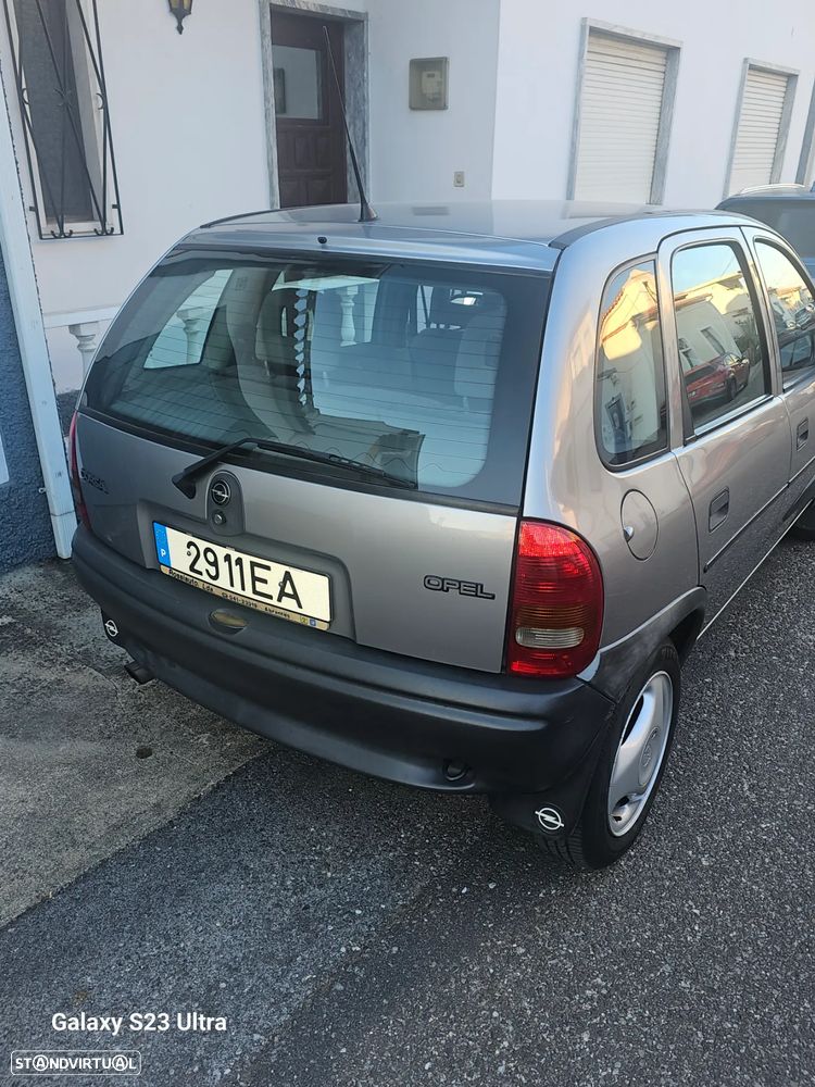Opel Corsa 1.2 GLS - 2