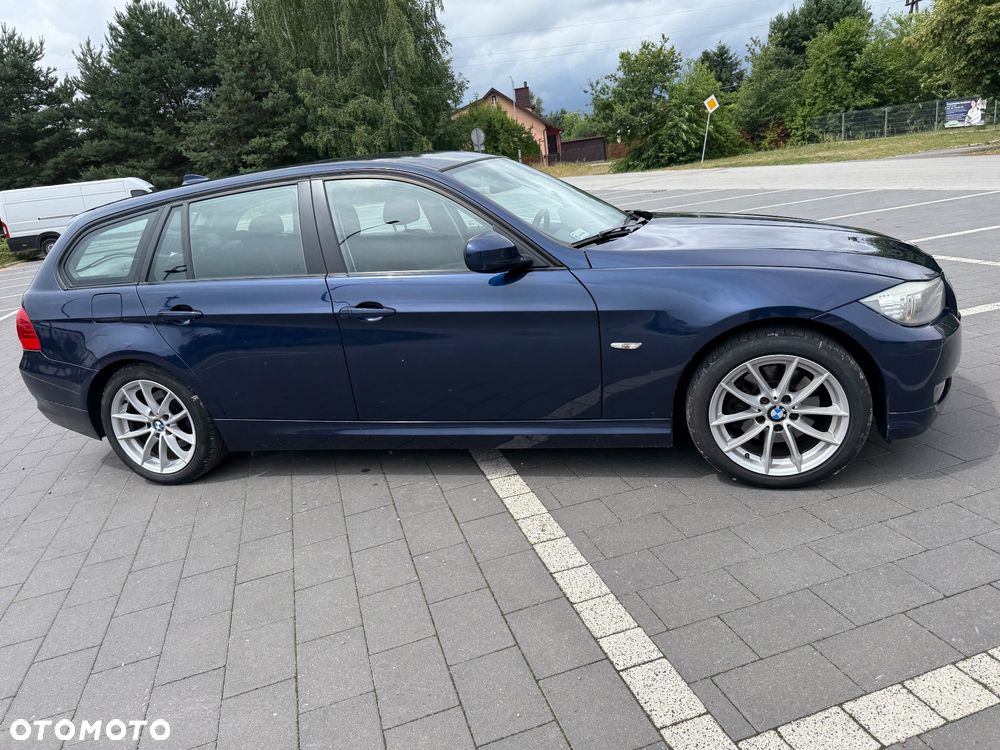 BMW Seria 3 318d DPF Touring Edition Lifestyle - 18