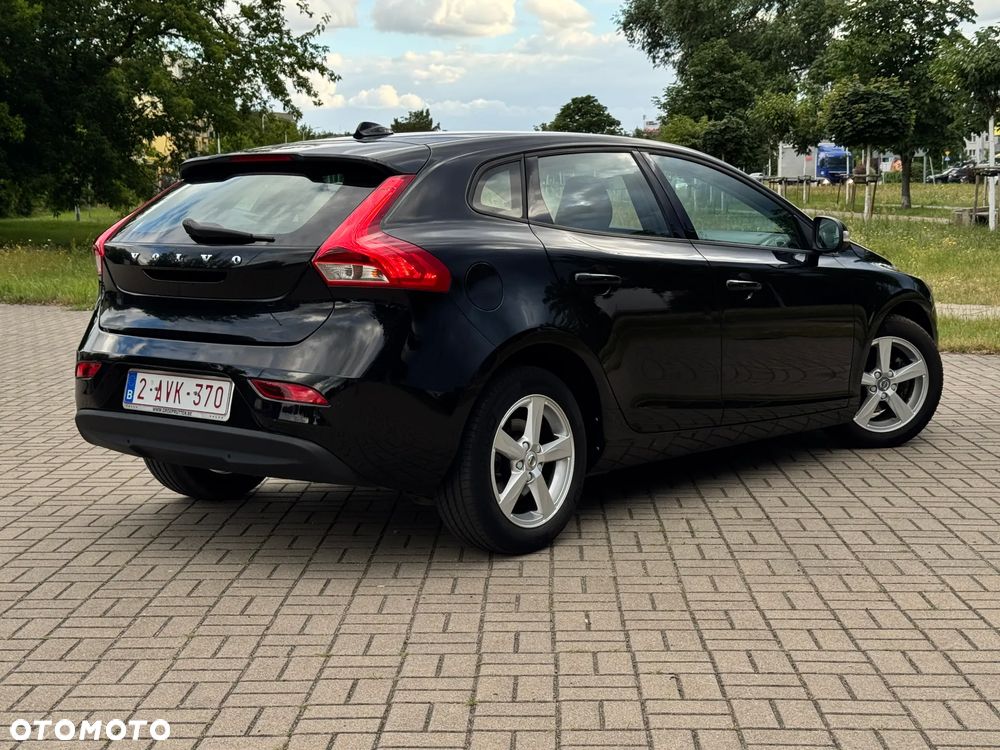 Volvo V40 D2 Momentum - 4